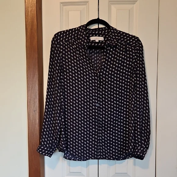 LOFT Navy and White Patterned Button Down Blouse Size LP - Picture 1 of 6